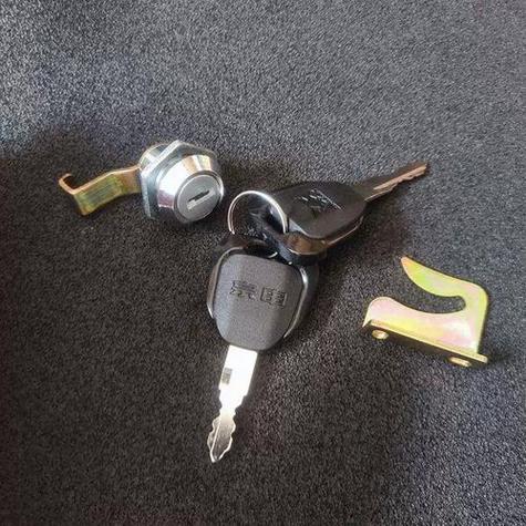 电动车钥匙锁车座里了怎么办
