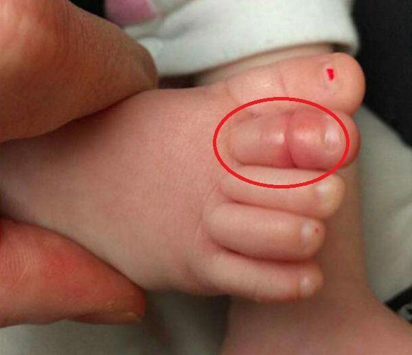 儿子缩小被妈妈当成虫子放进鞋子里截图3