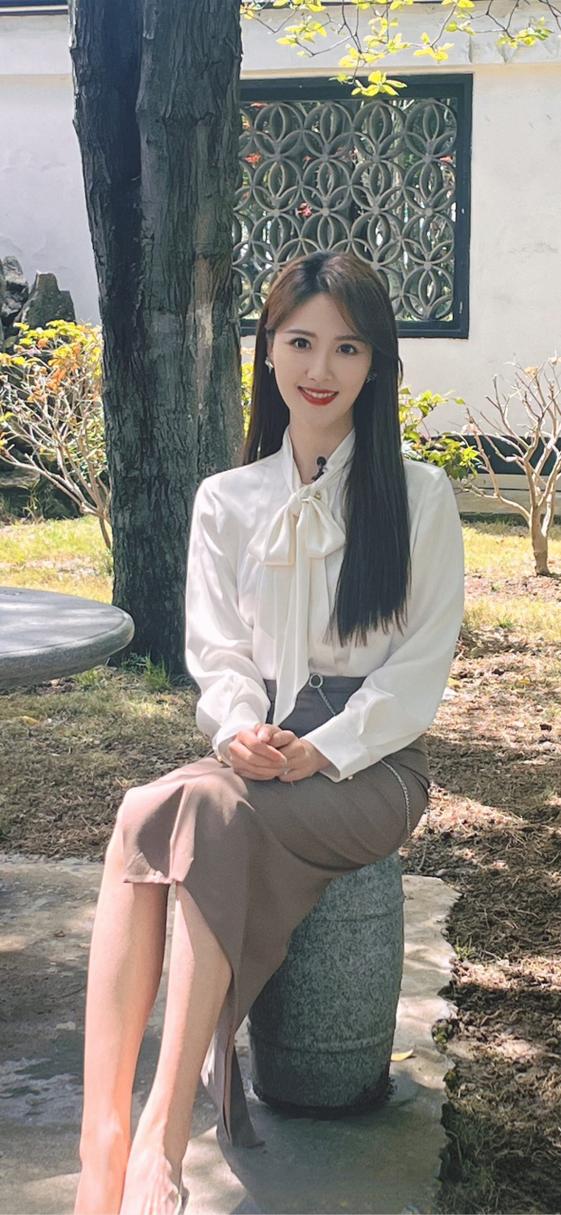 漂亮的新老师