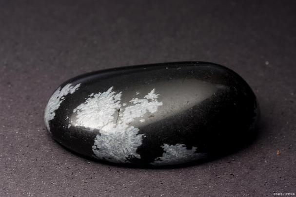 珍珠黑与黑色的区别