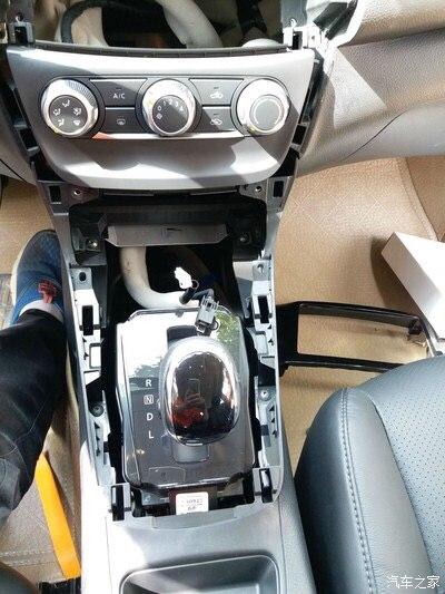 2016款新轩逸挡杆怎么拆