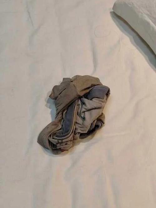 内裤掉在宾馆的地上能直接穿吗
