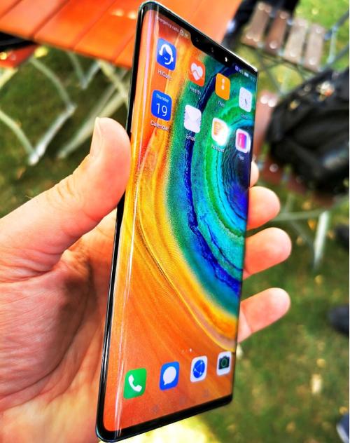华为mate30pro的屏幕