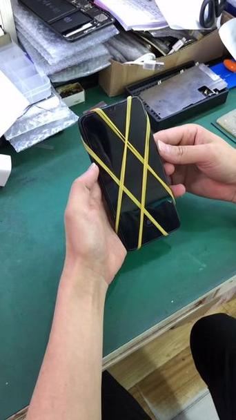 更换手机屏幕后皮筋需要固定多久