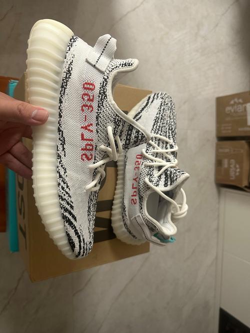 yeezy白斑马真假鉴定八个点