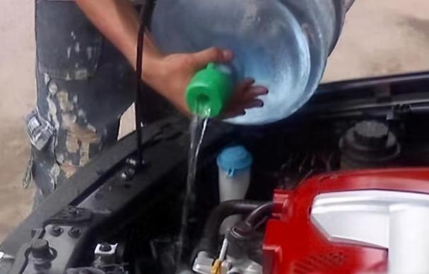 油箱不小心加了100ml水