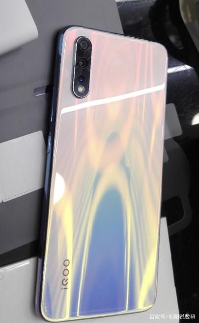 vivo iq00和 neo对比