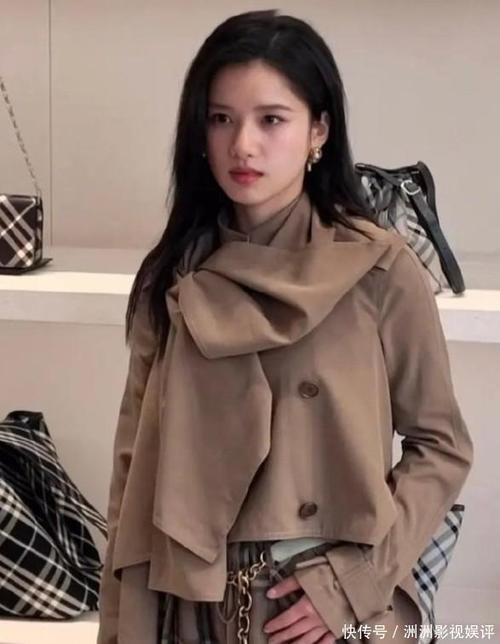 张婧仪脸型方圆脸还是方脸