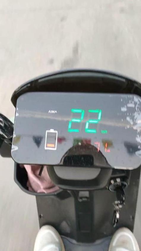 电动车电量突然掉下来