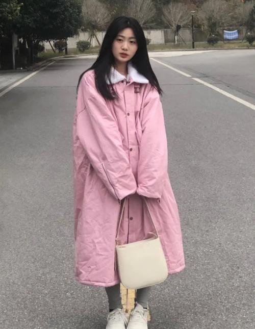 灰粉色适合暗黄皮肤吗