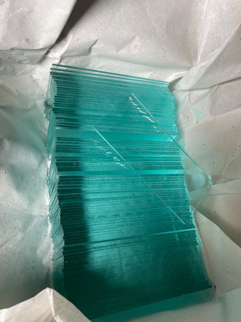 玻璃碎了的梗 玻璃碎了的梗