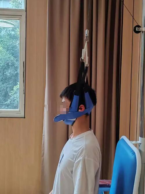 脖子容易断吗 脖子容易断吗