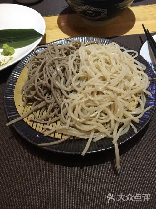 黑白高冷男头像