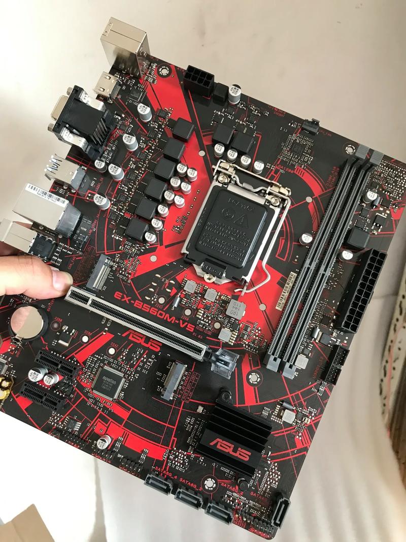 电脑换主板麻烦吗
