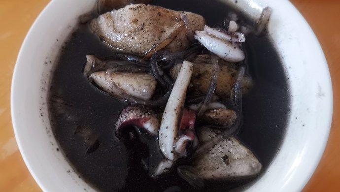 墨鱼里面黑色的能吃吗