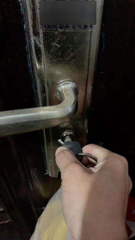 防盗门拧不动什么原因