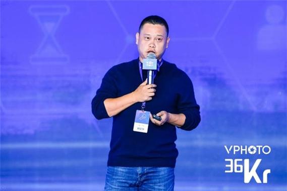 坚果手机创始人