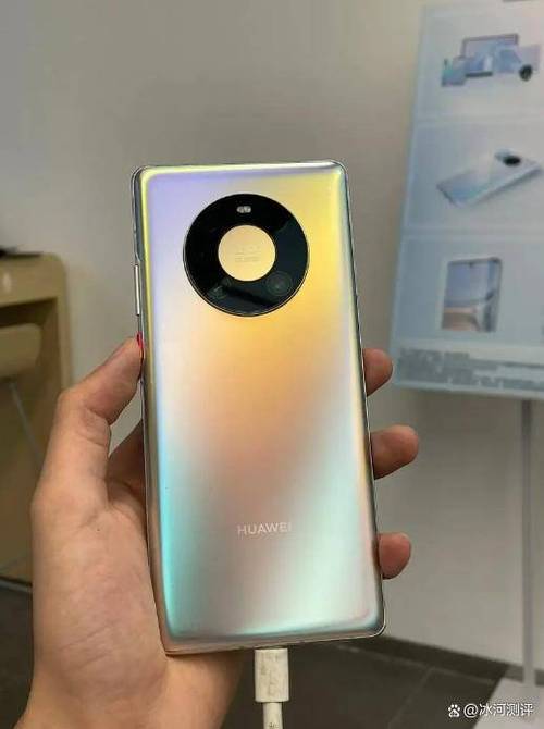 华为mate40pro调光频率