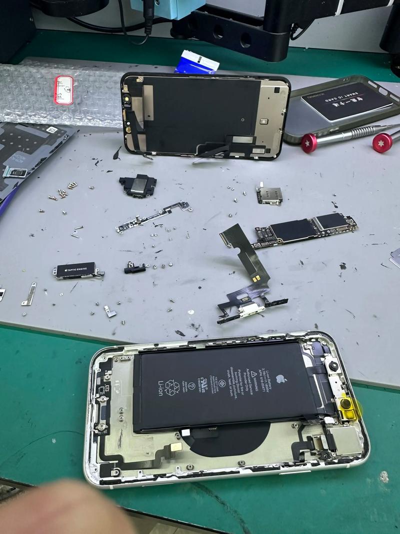 苹果xr更换尾插排线视频截图3