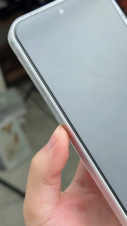 vivo新机自带钢化膜吗?