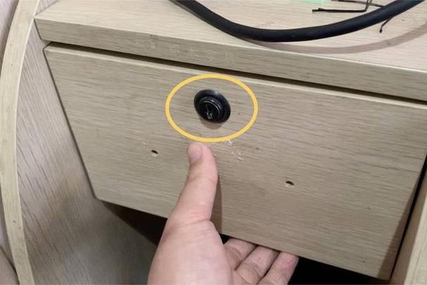 柜子锁钥匙丢了怎么开