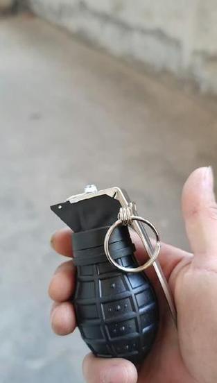 手机怎么玩模拟手雷