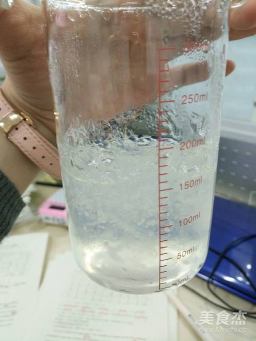 一杯200ml水图片