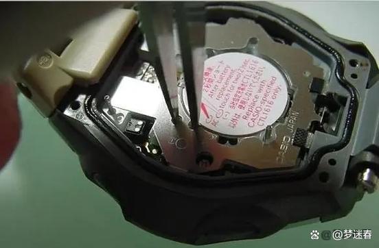 手表怎么拆卸后盖