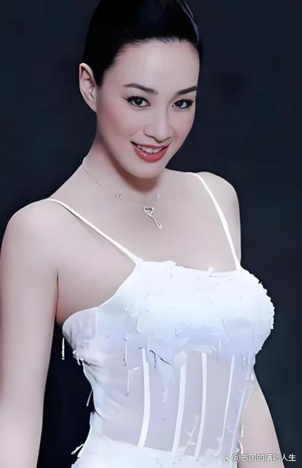 为艺术奉献的台湾女演员