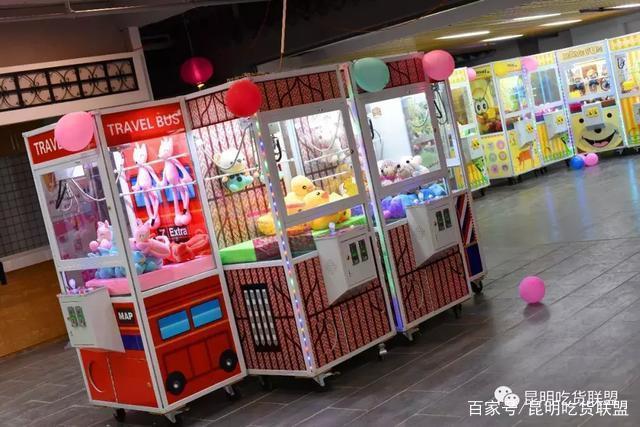 10000个币抓娃娃的视频抓零食视频