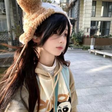 喜欢搞怪的女生性格