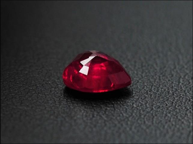 ruby在情侣之间代表什么