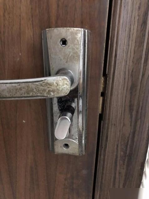 防盗门锁拧不动