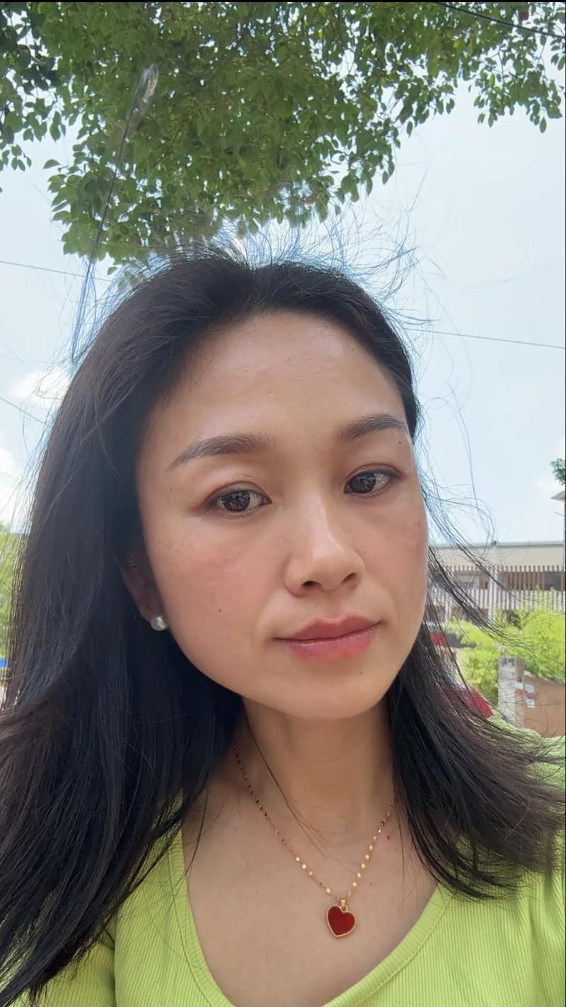 调侃自己的美颜照片