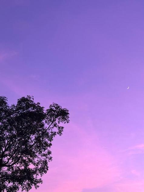 天空紫色的原因是