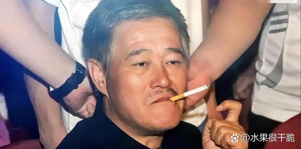 刘晓庆和赵本山谁有钱