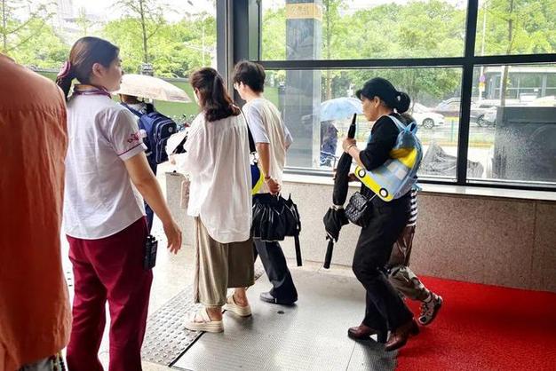 下载武汉地铁app