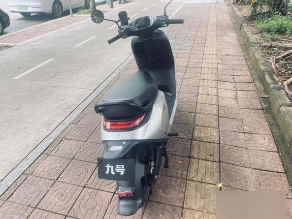 9号电动车不自动锁车