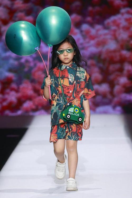 装扮少女衣服图片