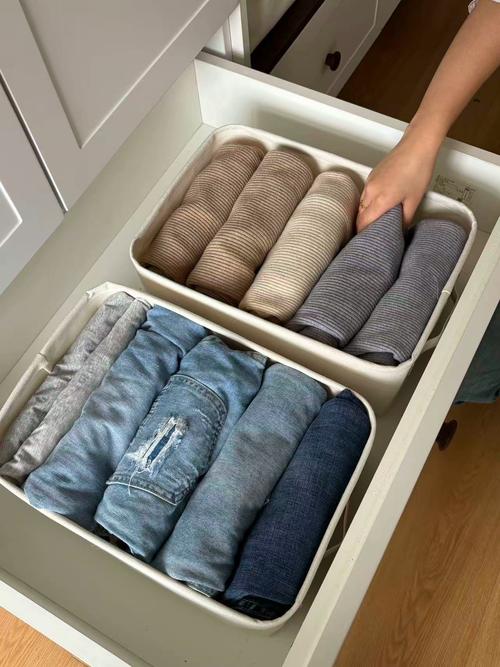 衣服可以长期放在塑料箱里吗