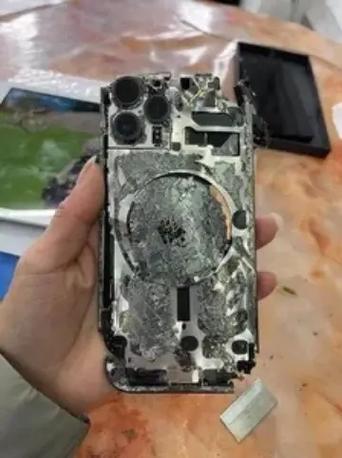 手机放三年不用会坏吗