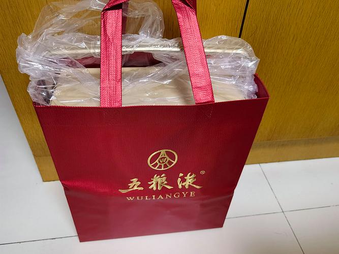 五粮液送的赠品是什么