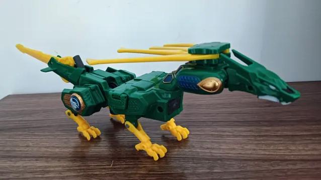 神兽合体变形机器人