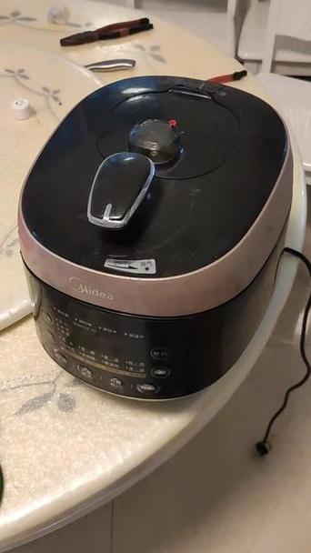 电压力锅锅盖怎样拆装