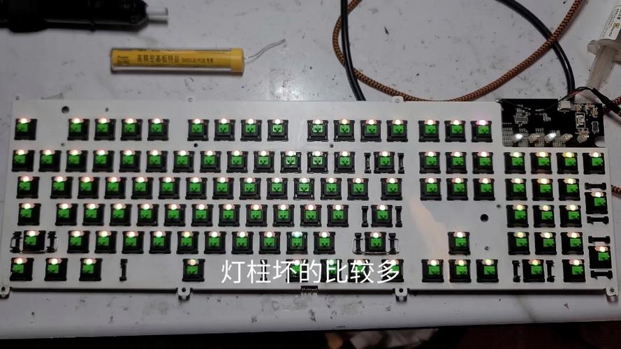 雷蛇键盘灯光不亮了